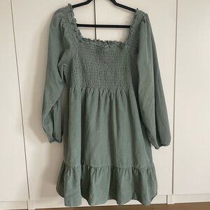 Green Long Sleeve Smocked Dress